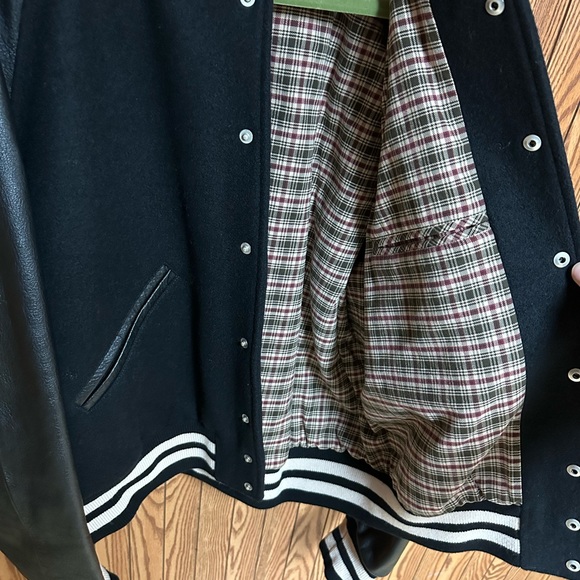 SOLD Gucci Interlocking G Horsebit Panelled Bomber Leather Jacket In Black - Picture 8 of 16